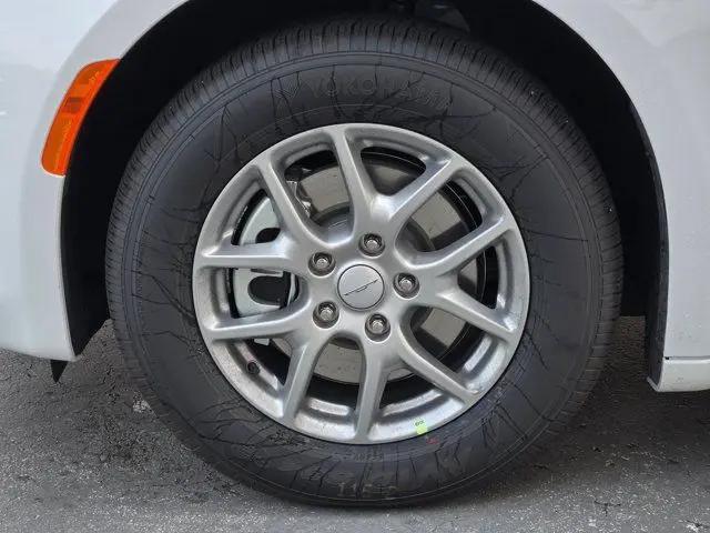 2027 Chrysler Pacifica LX