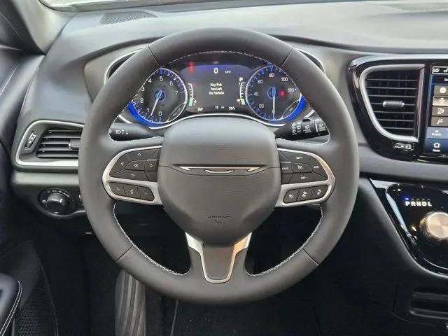 2027 Chrysler Pacifica LX
