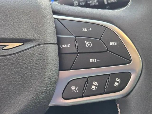 2027 Chrysler Pacifica LX