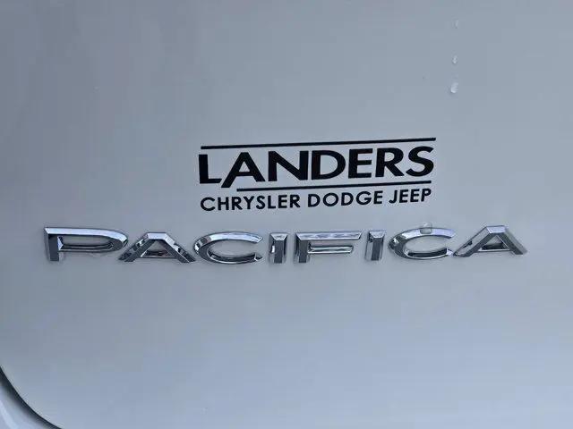 2027 Chrysler Pacifica LX