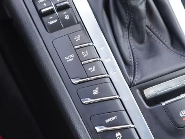 2018 Porsche Macan Macan