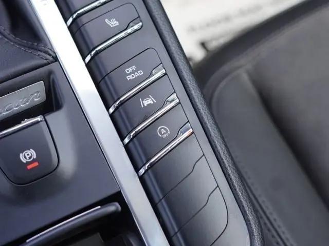 2018 Porsche Macan Macan