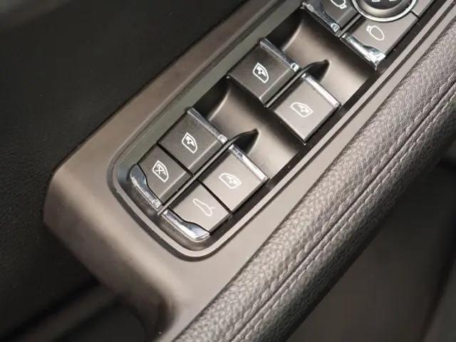 2018 Porsche Macan Macan