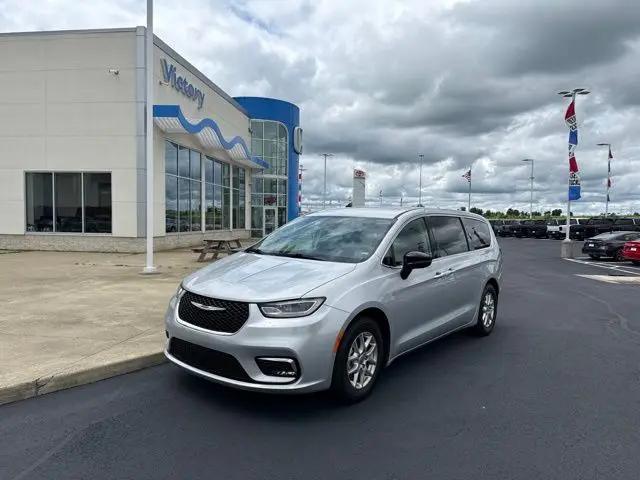 2024 Chrysler Pacifica Touring L for sale in Austinburg, OH