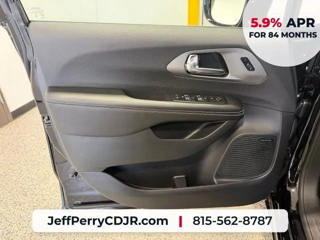 2027 Chrysler Pacifica Limited