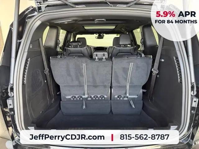 2027 Chrysler Pacifica Limited