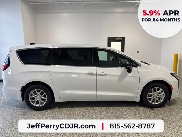 2027 Chrysler Pacifica Select
