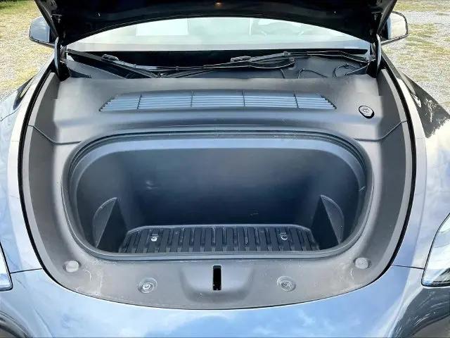 2024 Tesla Model Y Long Range Single Motor Rear-Wheel Drive