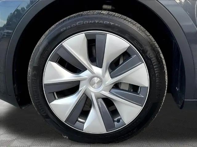2024 Tesla Model Y Long Range Single Motor Rear-Wheel Drive