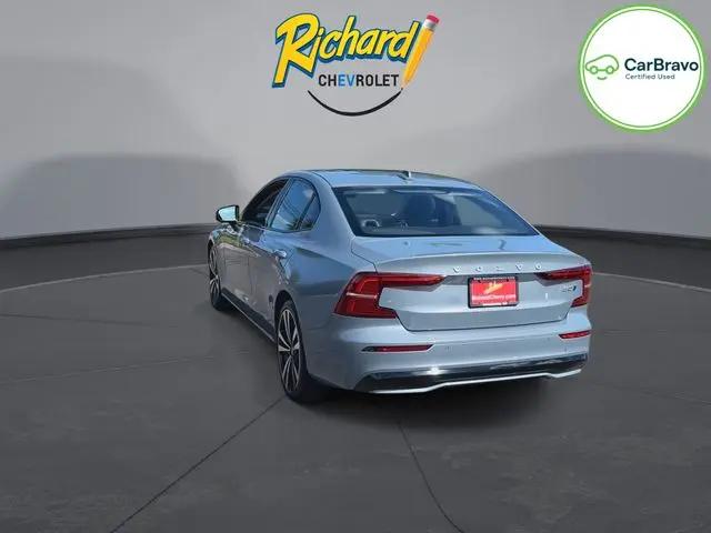 2023 Volvo S60 B5 Plus Dark Theme