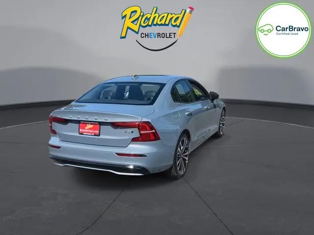 2023 Volvo S60 B5 Plus Dark Theme