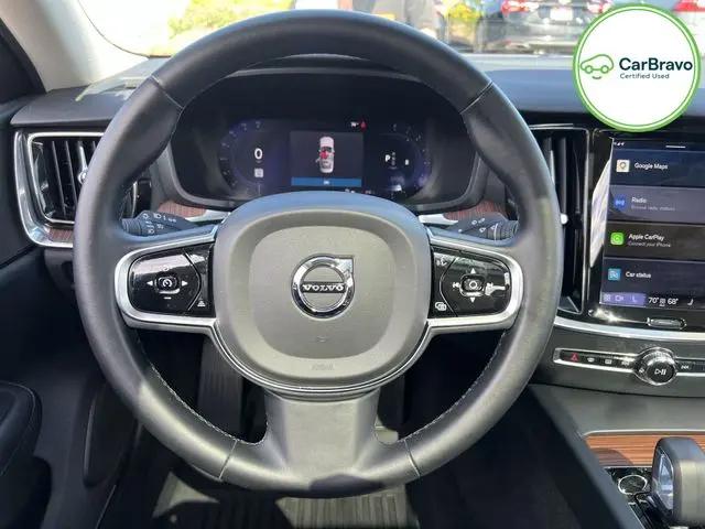 2023 Volvo S60 B5 Plus Dark Theme