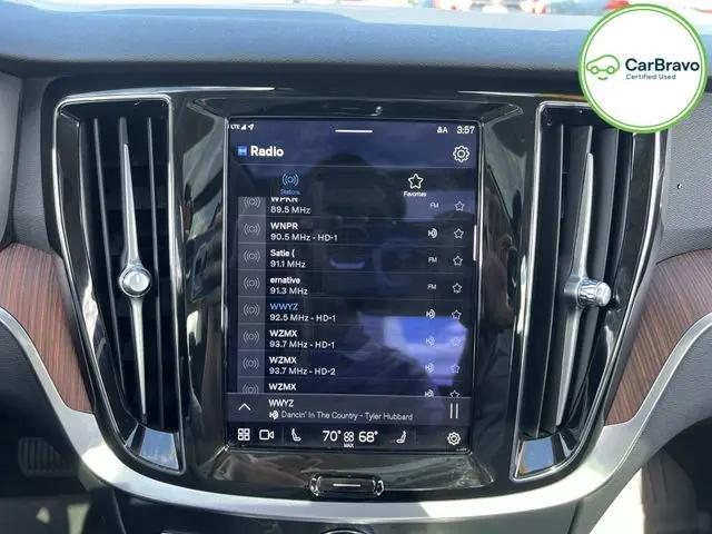 2023 Volvo S60 B5 Plus Dark Theme