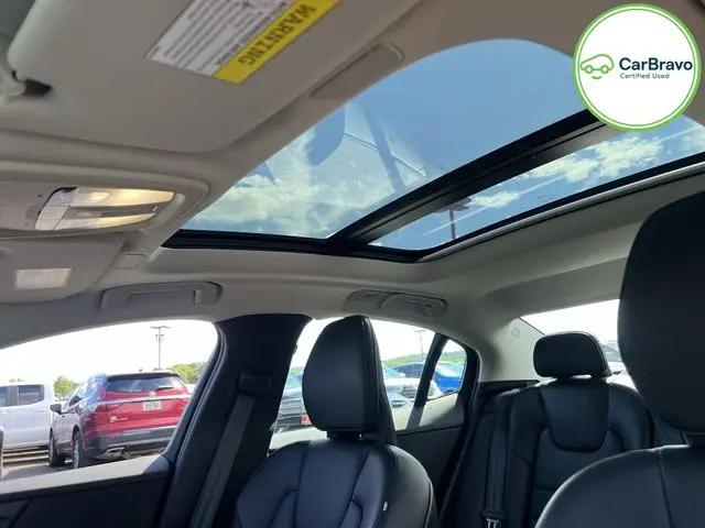 2023 Volvo S60 B5 Plus Dark Theme
