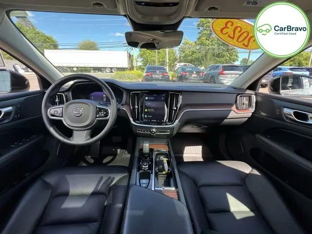 2023 Volvo S60 B5 Plus Dark Theme
