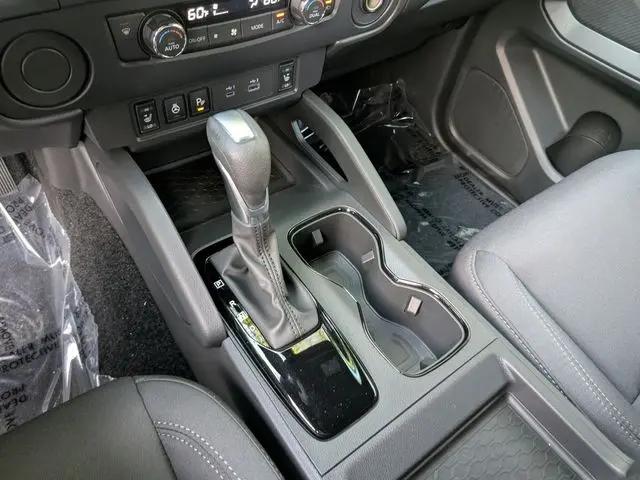 2026 Nissan Frontier Crew Cab SV 4x2