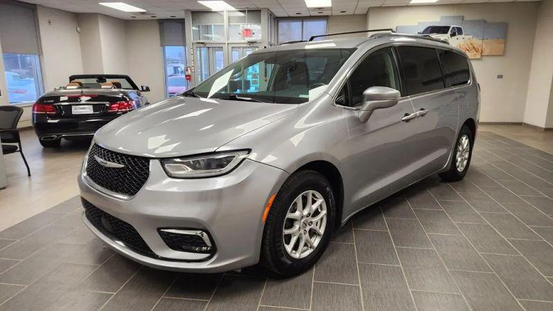 2021 Chrysler Pacifica Touring L for sale in Twinsburg, OH