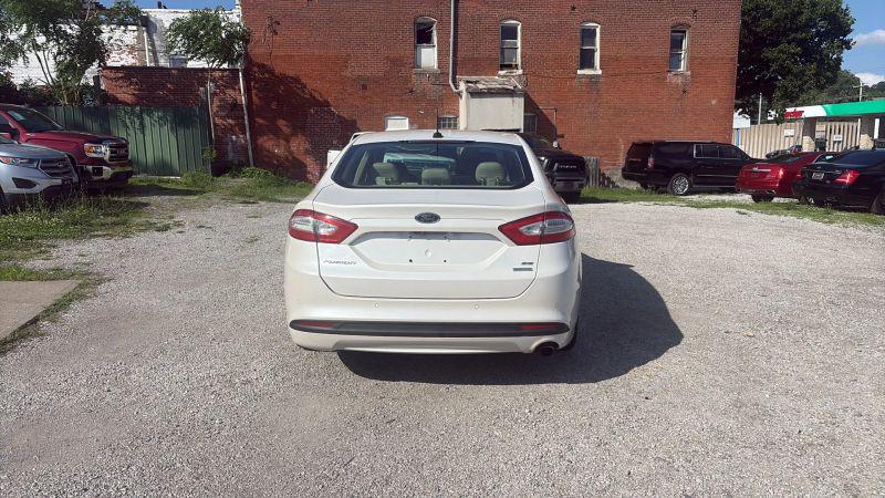 2014 Ford Fusion SE