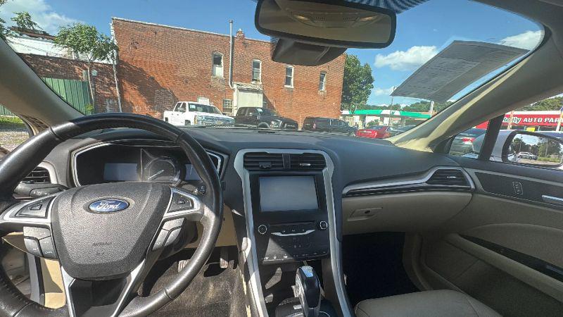 2014 Ford Fusion SE