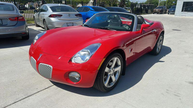 2006 Pontiac Solstice Base for sale in Taylor, MI