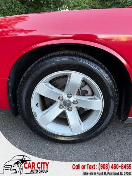 2012 Dodge Challenger SXT