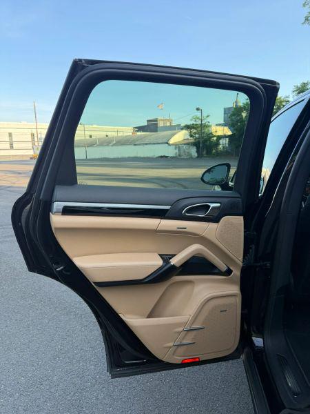 2018 Porsche Cayenne Base