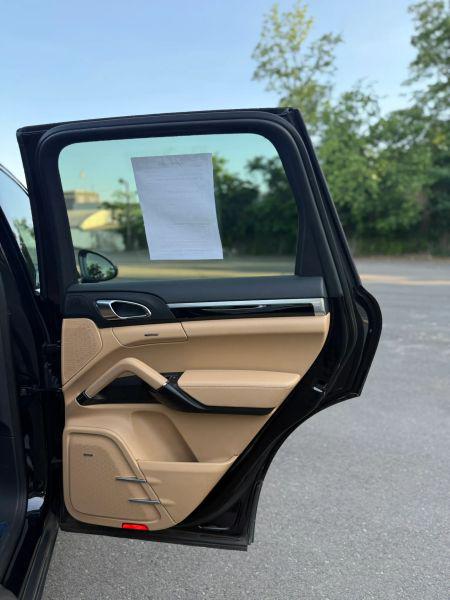 2018 Porsche Cayenne Base