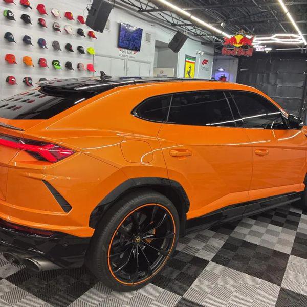 2021 Lamborghini Urus Graphite Capsule