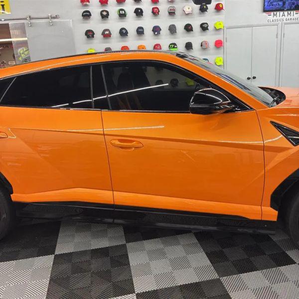 2021 Lamborghini Urus Graphite Capsule