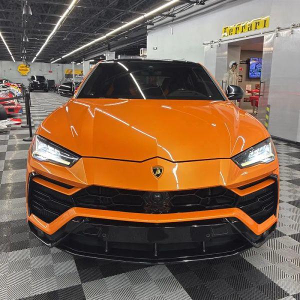 2021 Lamborghini Urus Graphite Capsule