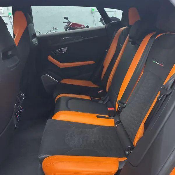 2021 Lamborghini Urus Graphite Capsule