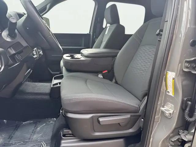 2026 Ram 2500 Black Express Crew Cab 4x4 64 Box