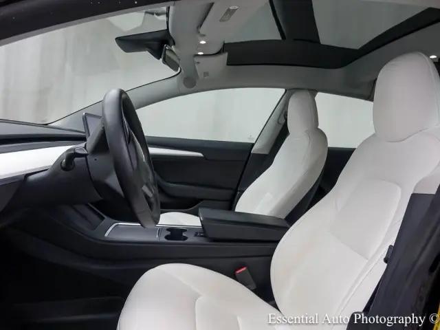 2022 Tesla Model 3 Rear-Wheel Drive