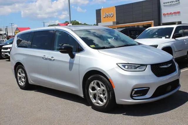 2024 Chrysler Pacifica Limited for sale in Johnston, RI