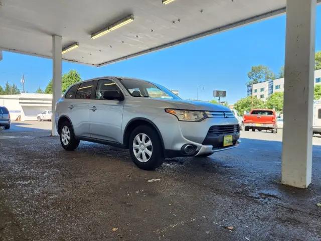 2015 Mitsubishi Outlander ES