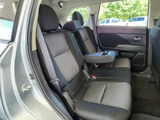 2015 Mitsubishi Outlander ES