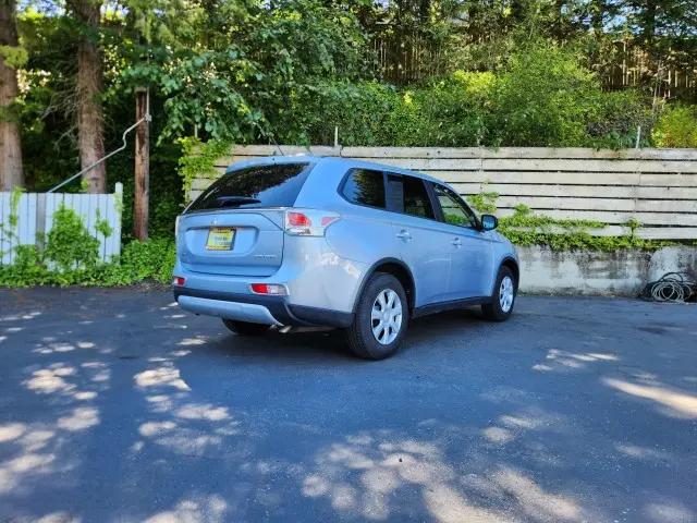 2015 Mitsubishi Outlander ES