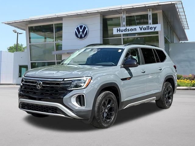 2024 Volkswagen Atlas 2.0T Peak Edition SE w/Technology for sale in Wappingers Falls, NY