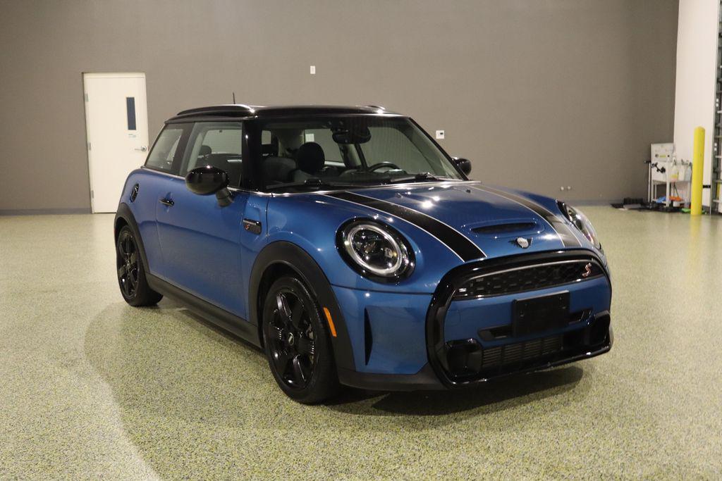 2022 MINI Hardtop Cooper S's photo