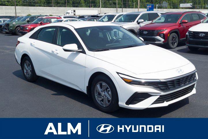 New 2026 Serenity White Pearl HYUNDAI SE image 4
