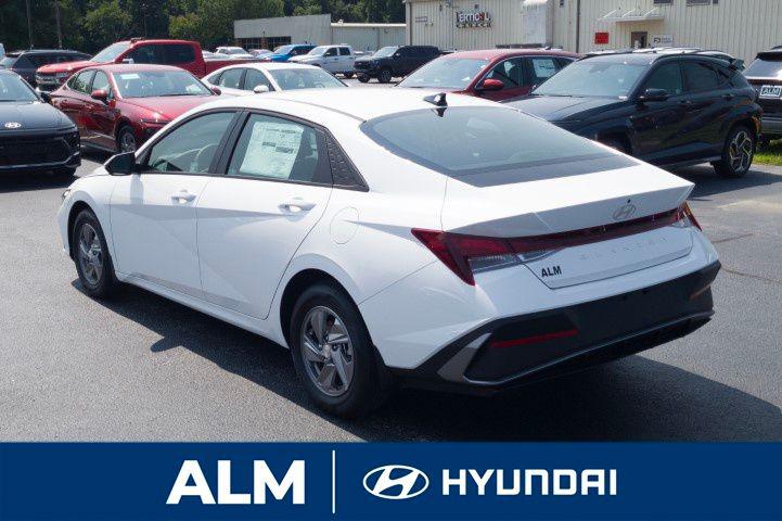 New 2026 Serenity White Pearl HYUNDAI SE image 8