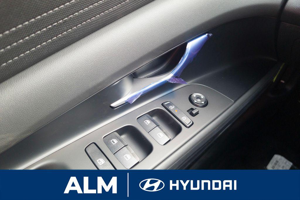 New 2026 Serenity White Pearl HYUNDAI SE image 30