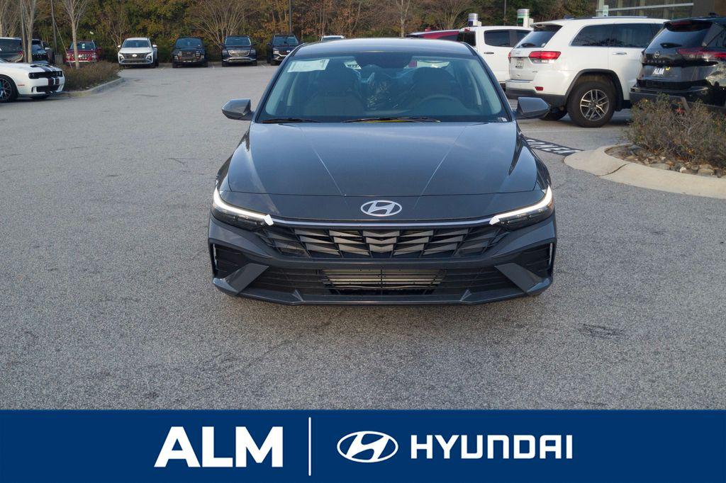 New 2026 Gray Hyundai SE image 3