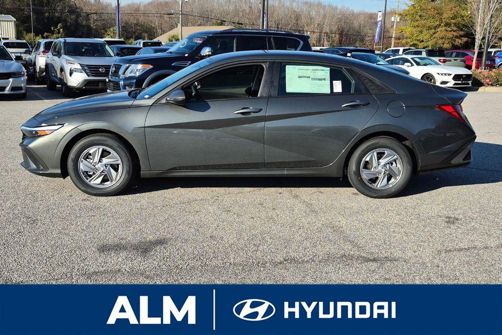 New 2026 Gray HYUNDAI SE image 10