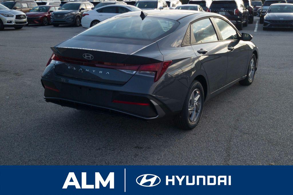 New 2026 Amazon Gray HYUNDAI SE image 6