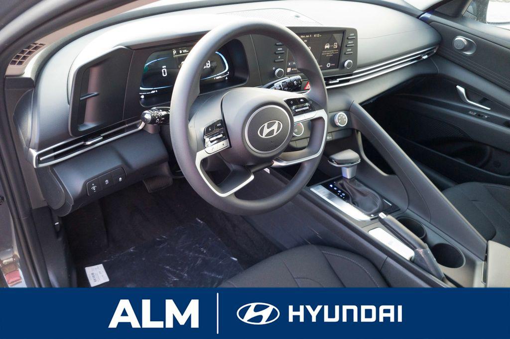 New 2026 Amazon Gray HYUNDAI SE image 13