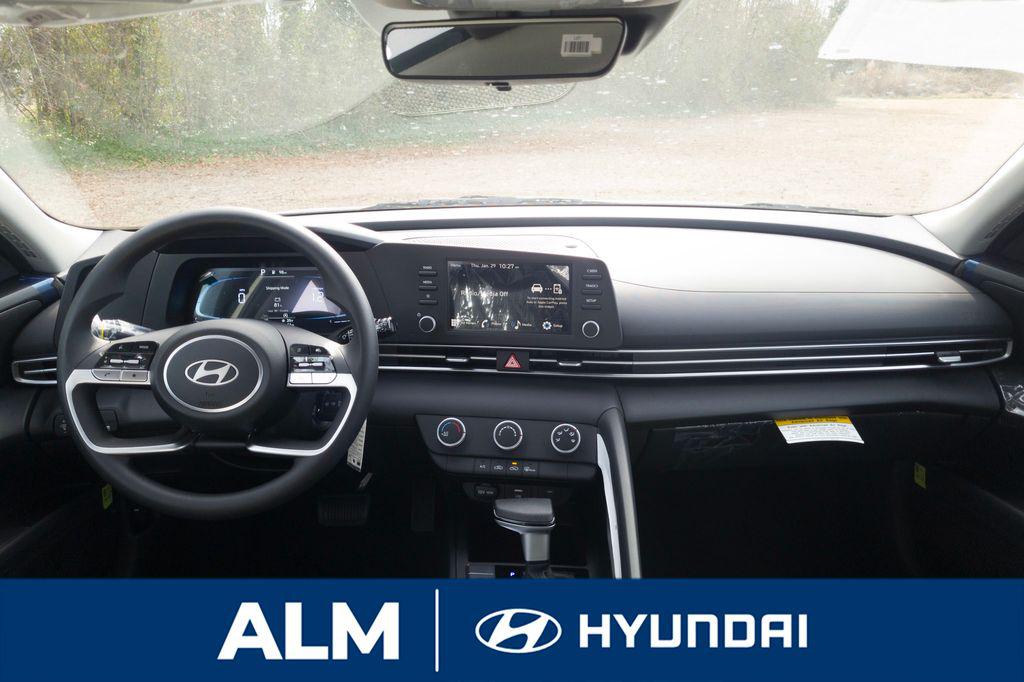 New 2026 Serenity White Pearl HYUNDAI SE image 19