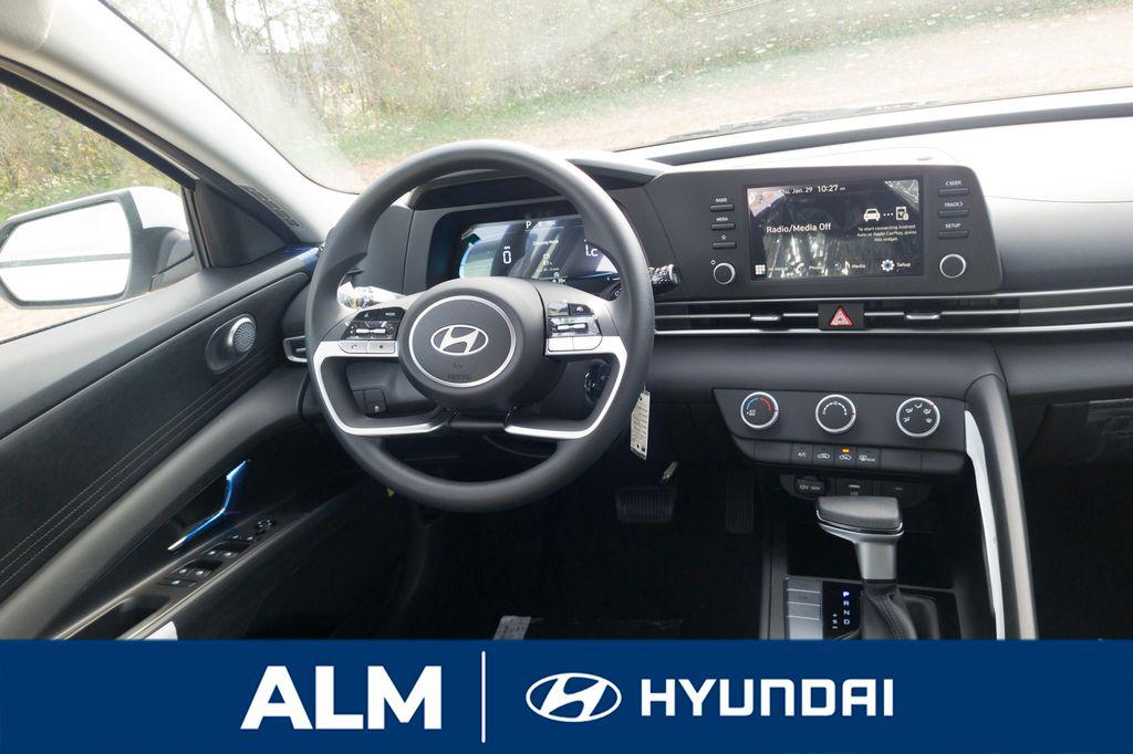 New 2026 Serenity White Pearl HYUNDAI SE image 20