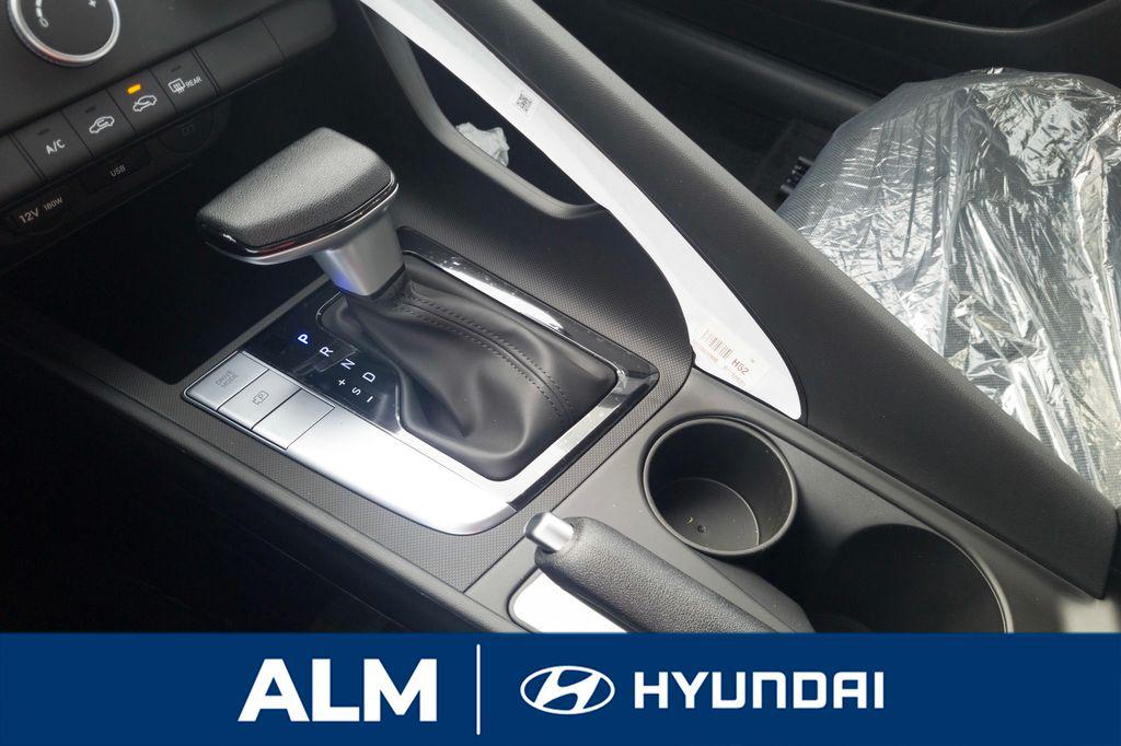 New 2026 Serenity White Pearl HYUNDAI SE image 24