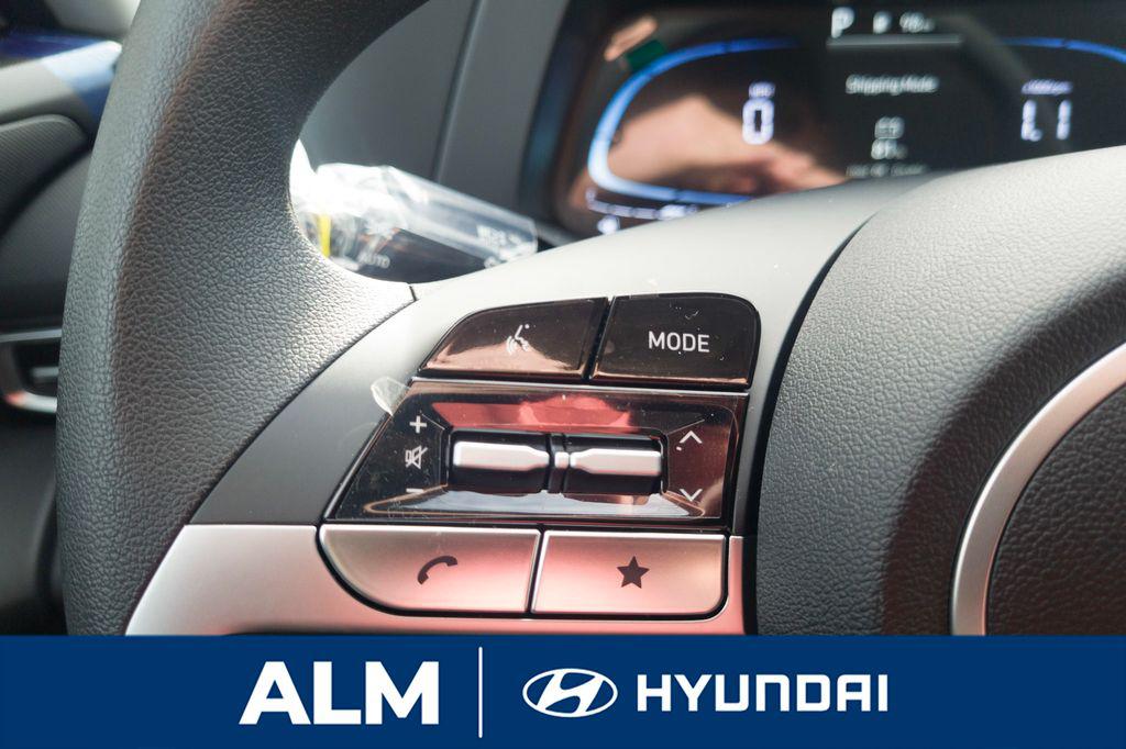 New 2026 Serenity White Pearl HYUNDAI SE image 27